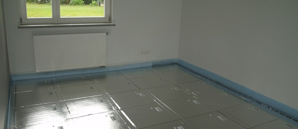 Toplotna izolacija nad temeljno ploščo ali nad neogrevanimi etažami Toplotna izolacija nad temeljno ploščo ali nad neogrevanimi etažami